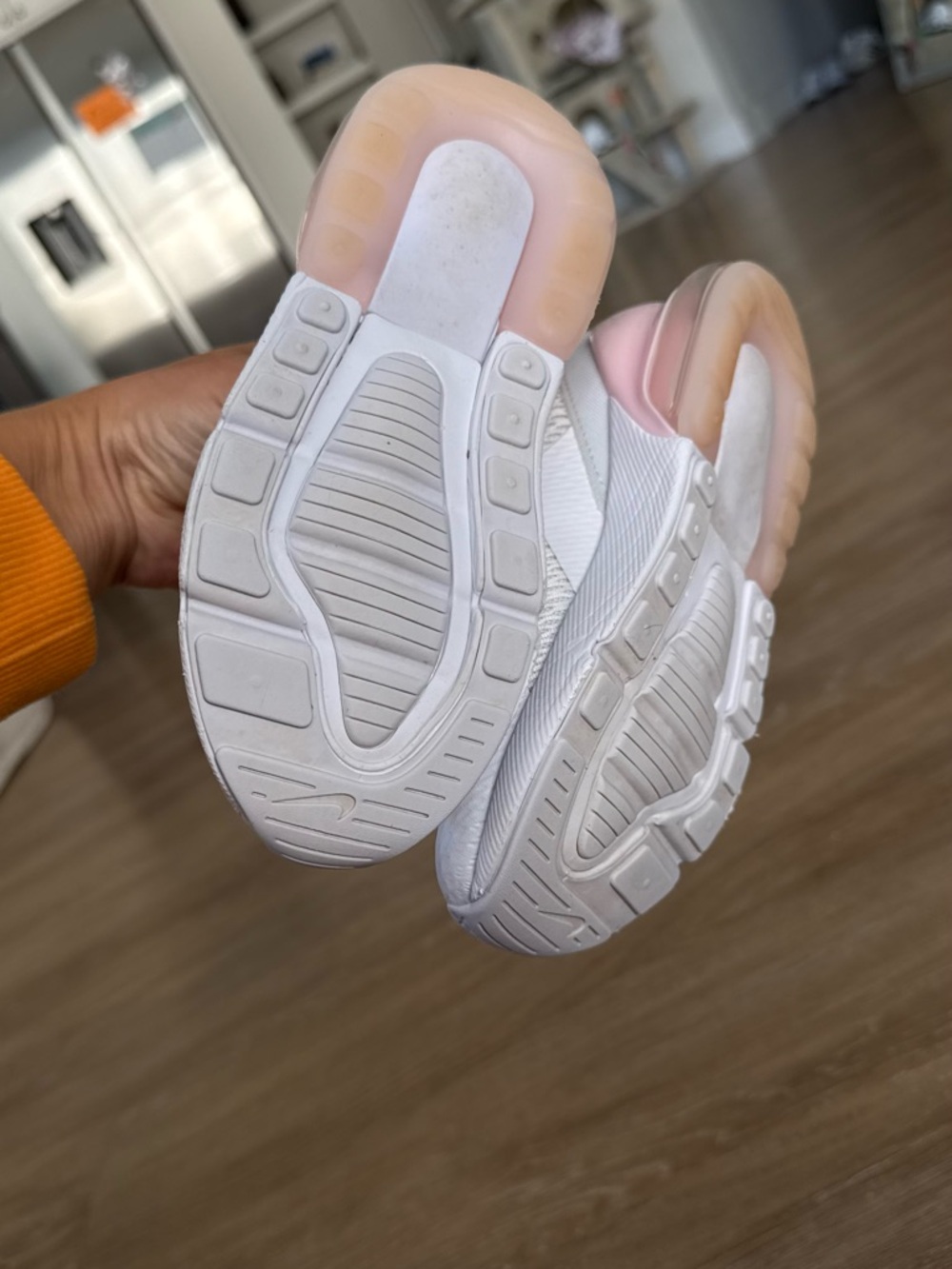 Nike White & Light Pink Air Max 270 Toddlers' Sneakers - Picture 4 of 6